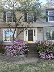 3 Amesbury Ct, Little Rock, AR 72227