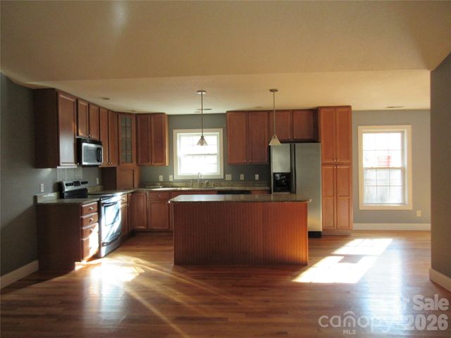 618 Brook Knoll Circle, Weaverville, NC 28787