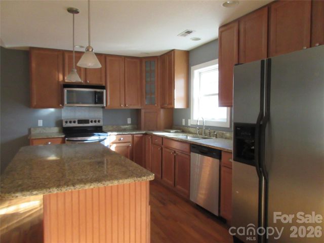 618 Brook Knoll Circle, Weaverville, NC 28787