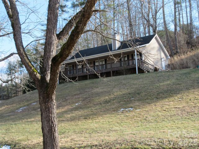 618 Brook Knoll Circle, Weaverville, NC 28787
