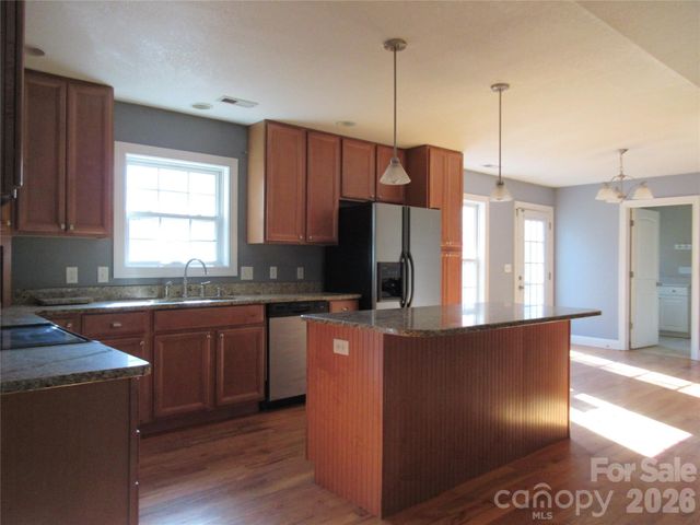 618 Brook Knoll Circle, Weaverville, NC 28787