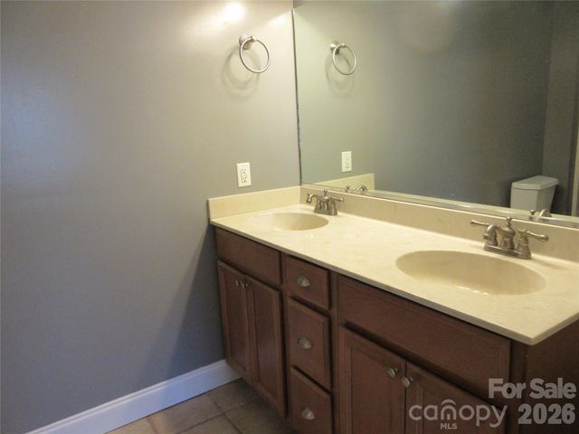 618 Brook Knoll Circle, Weaverville, NC 28787