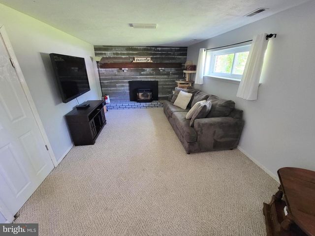 103 CALIFORNIA TRL, Browns Mills, NJ 08015