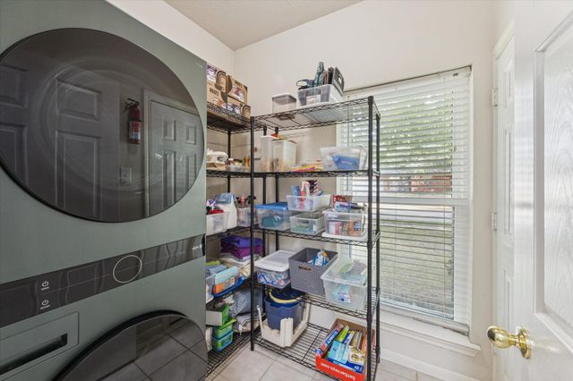 702 Huntercrest Street, El Lago, TX 77586