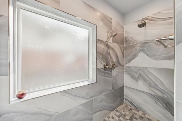 702 Huntercrest Street, El Lago, TX 77586