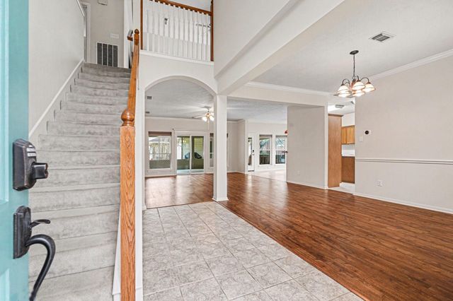 702 Huntercrest Street, El Lago, TX 77586