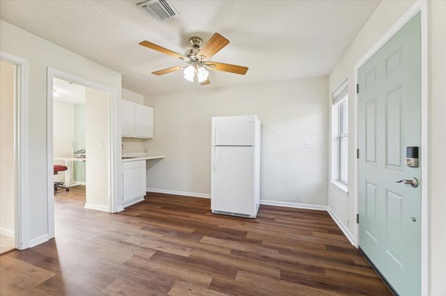 702 Huntercrest Street, El Lago, TX 77586