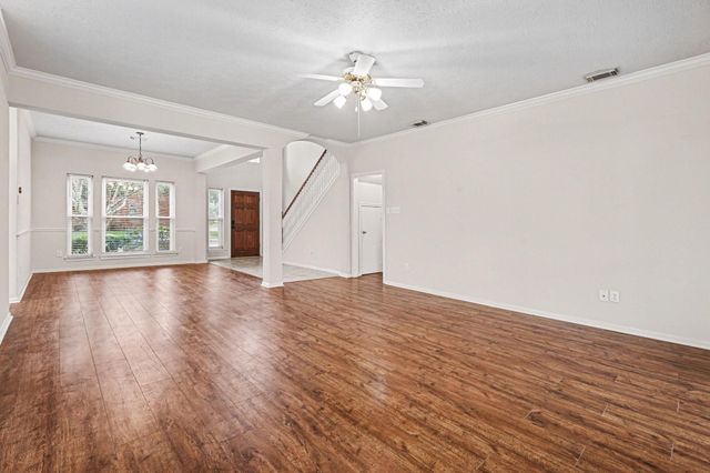 702 Huntercrest Street, El Lago, TX 77586