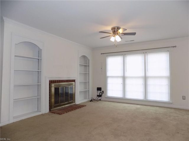 205 Amersham Dr Apt C, Yorktown, VA 23693