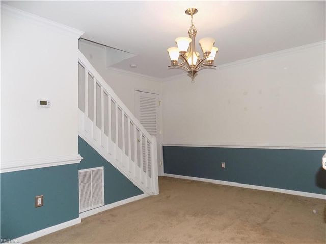 205 Amersham Dr Apt C, Yorktown, VA 23693