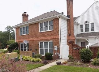 205 Amersham Dr Apt C, Yorktown, VA 23693