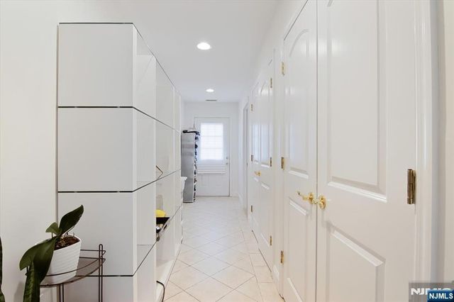 85 Harvey Avenue, Paramus, NJ 07652