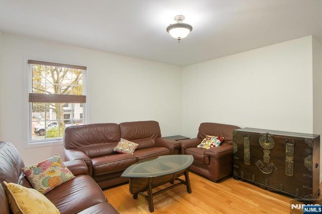 85 Harvey Avenue, Paramus, NJ 07652