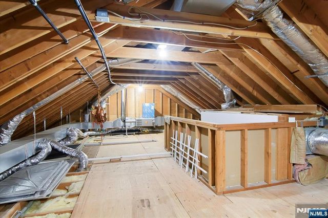 85 Harvey Avenue, Paramus, NJ 07652