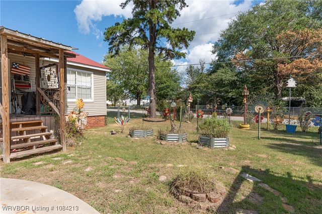 890 E 5th Street, Booneville, AR 72927