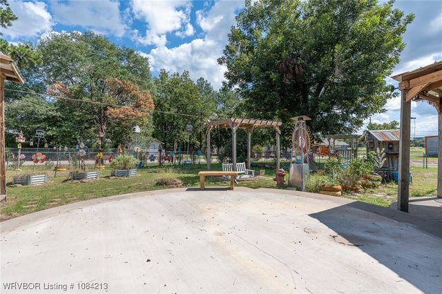 890 E 5th Street, Booneville, AR 72927