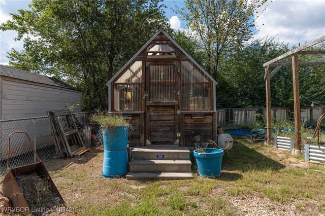 890 E 5th Street, Booneville, AR 72927