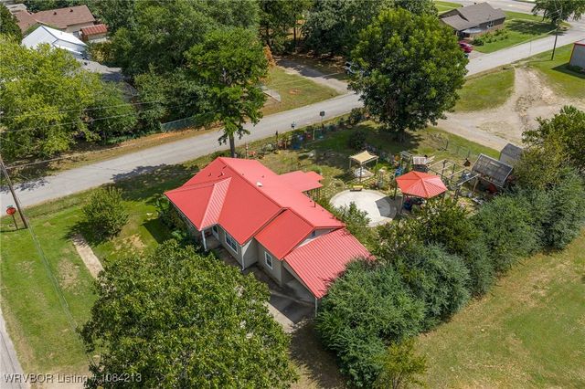 890 E 5th Street, Booneville, AR 72927