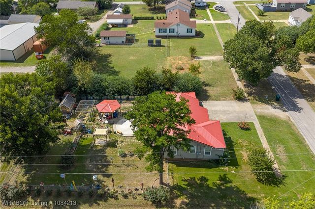 890 E 5th Street, Booneville, AR 72927