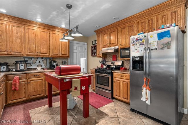 890 E 5th Street, Booneville, AR 72927