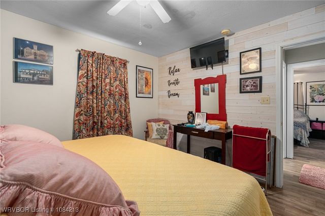 890 E 5th Street, Booneville, AR 72927