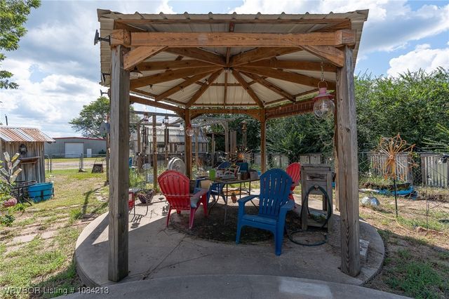 890 E 5th Street, Booneville, AR 72927