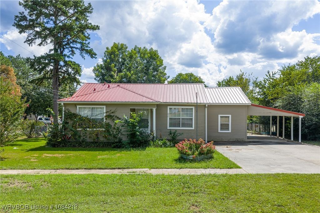 890 E 5th Street, Booneville, AR 72927