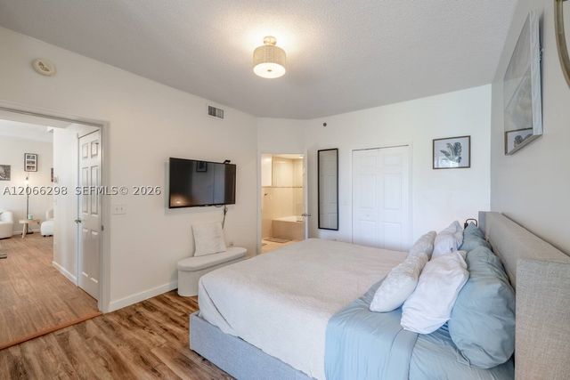 3255 NE 184th St 12206, Aventura, FL 33160