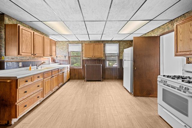 2510 17th Street, Rock Island, IL 61201