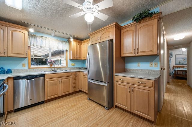 19658 Eagle Trace CT, North Fort Myers, FL 33903