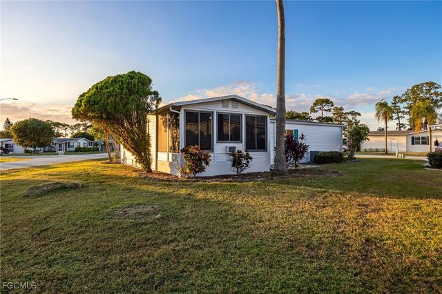 19658 Eagle Trace CT, North Fort Myers, FL 33903