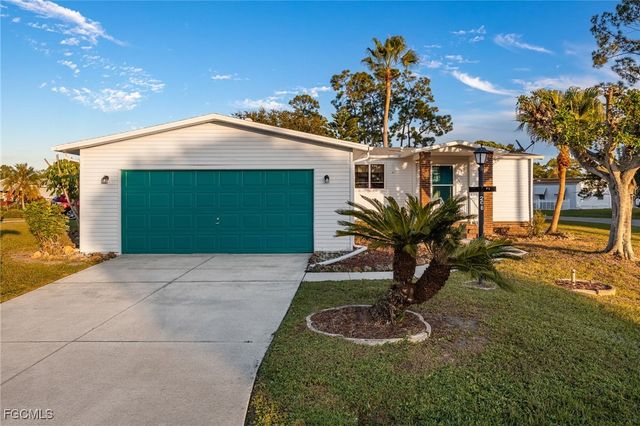 19658 Eagle Trace CT, North Fort Myers, FL 33903