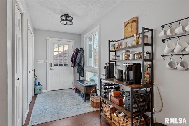 12 OAKLAND Drive, Riverton, IL 62561