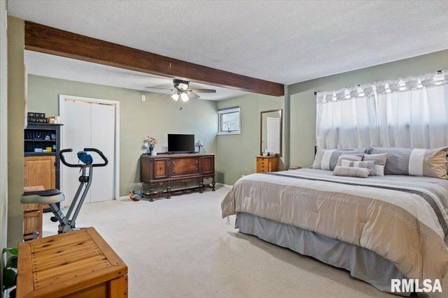 12 OAKLAND Drive, Riverton, IL 62561