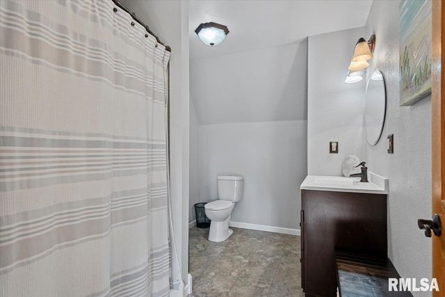 12 OAKLAND Drive, Riverton, IL 62561