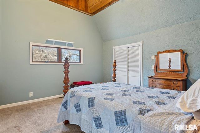 12 OAKLAND Drive, Riverton, IL 62561