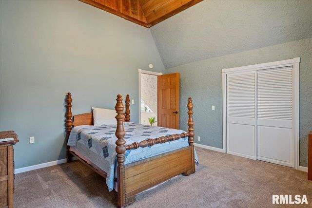 12 OAKLAND Drive, Riverton, IL 62561