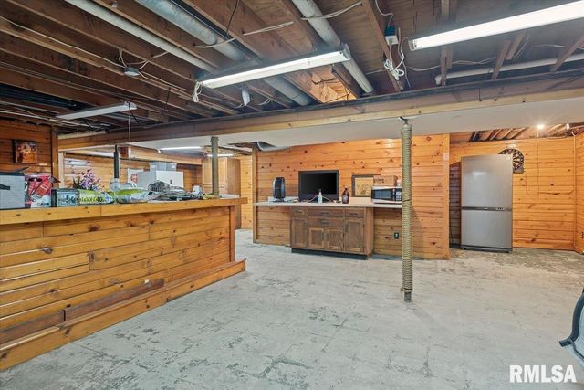 12 OAKLAND Drive, Riverton, IL 62561