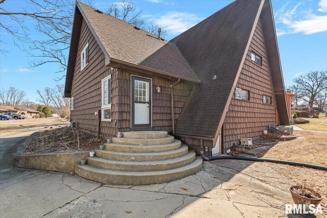 12 OAKLAND Drive, Riverton, IL 62561