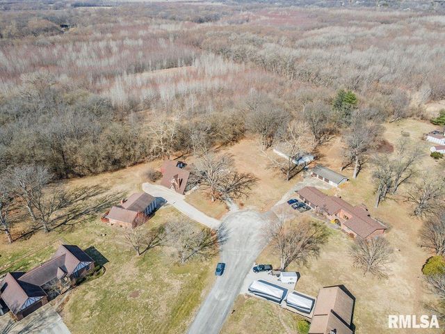 12 OAKLAND Drive, Riverton, IL 62561