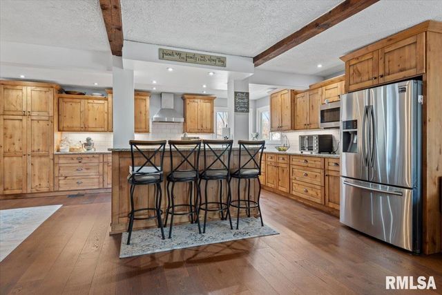 12 OAKLAND Drive, Riverton, IL 62561