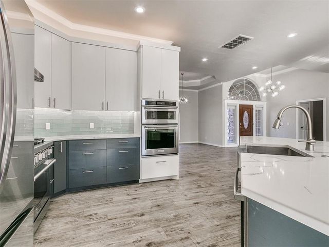 2520 Silverfield Lane, Edmond, OK 73025