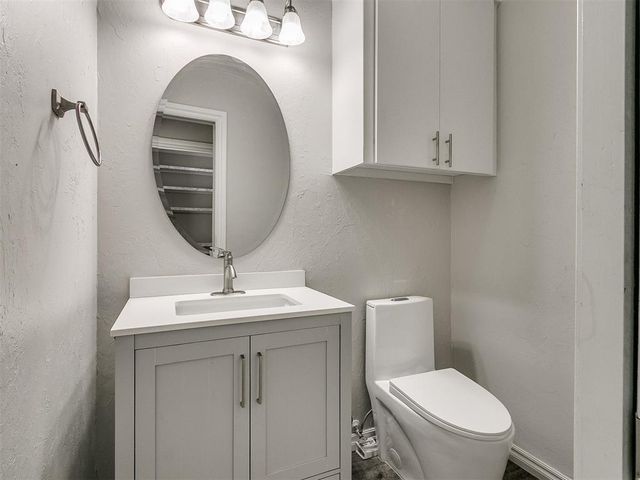 2520 Silverfield Lane, Edmond, OK 73025