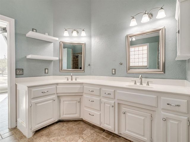 2520 Silverfield Lane, Edmond, OK 73025