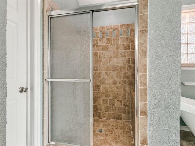 2520 Silverfield Lane, Edmond, OK 73025