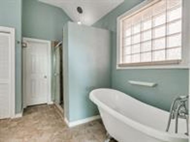 2520 Silverfield Lane, Edmond, OK 73025