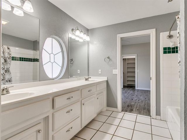 2520 Silverfield Lane, Edmond, OK 73025