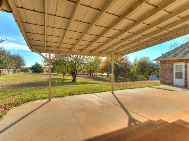 2520 Silverfield Lane, Edmond, OK 73025