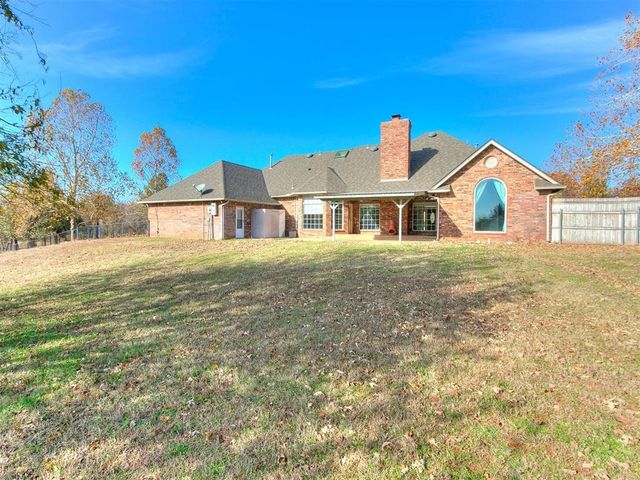 2520 Silverfield Lane, Edmond, OK 73025