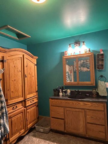 110 N Grover Avenue, Alma, MI 48801